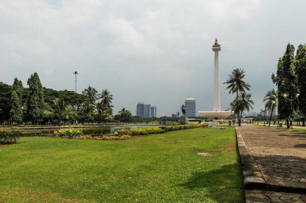 Blue Sky Hotel Petamburan Jakarta Exterior photo
