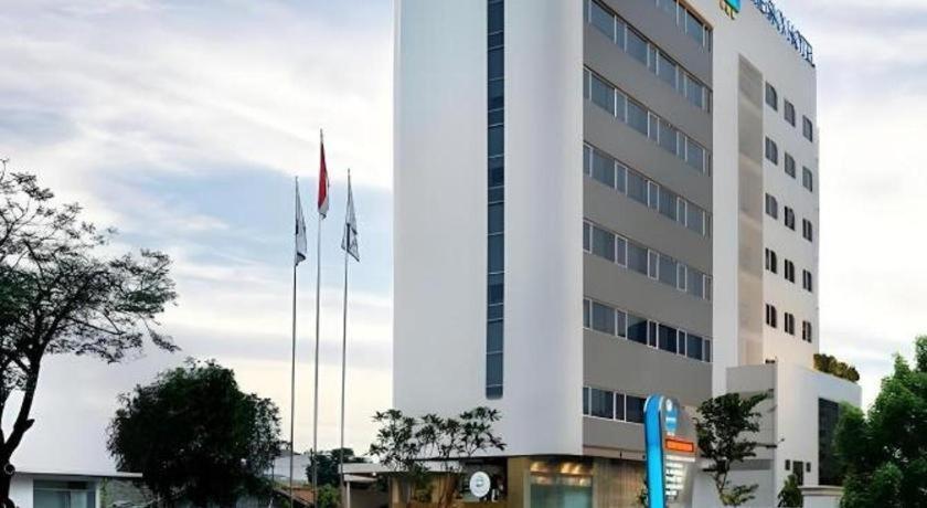 Blue Sky Hotel Petamburan Jakarta Exterior photo