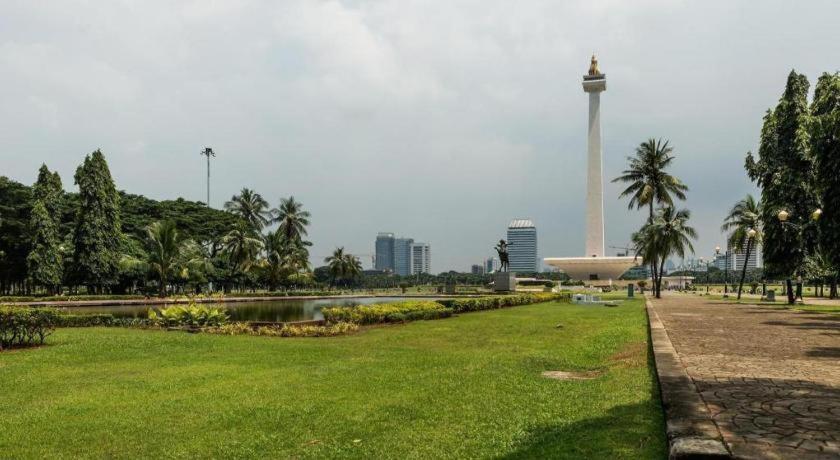 Blue Sky Hotel Petamburan Jakarta Exterior photo