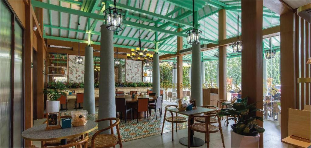 Blue Sky Hotel Petamburan Jakarta Exterior photo