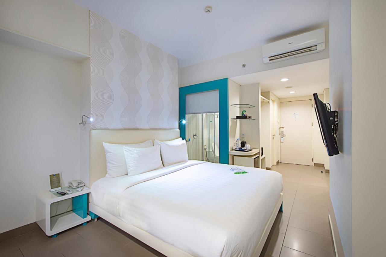 Blue Sky Hotel Petamburan Jakarta Exterior photo